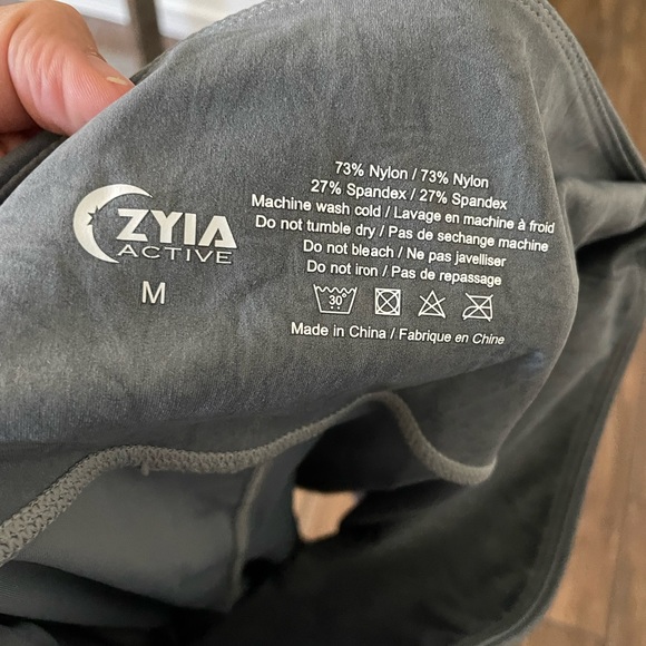 Zyia Active Bike Shorts Size Medium - Picture 5 of 5